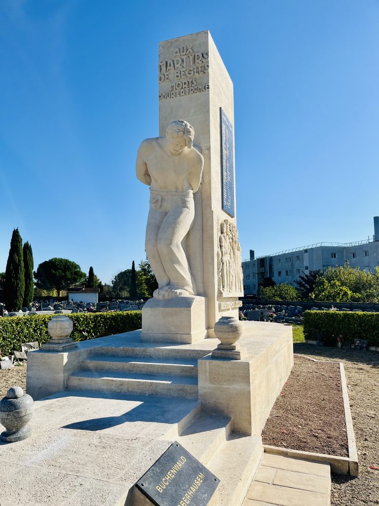 Nos réalisations Restauration des monuments aux morts du cimetière communal fait par APM Maçonnerie, à Bègles